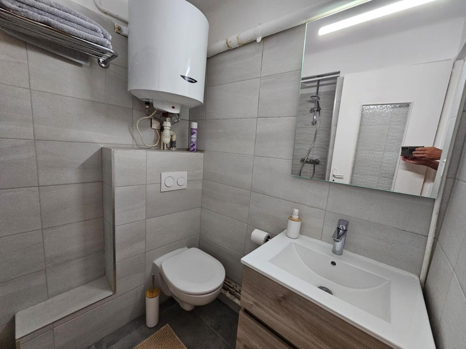 Provencal-Style Apartment เอ็ก-ซอง-โพรวองซ์ ภายนอก รูปภาพ