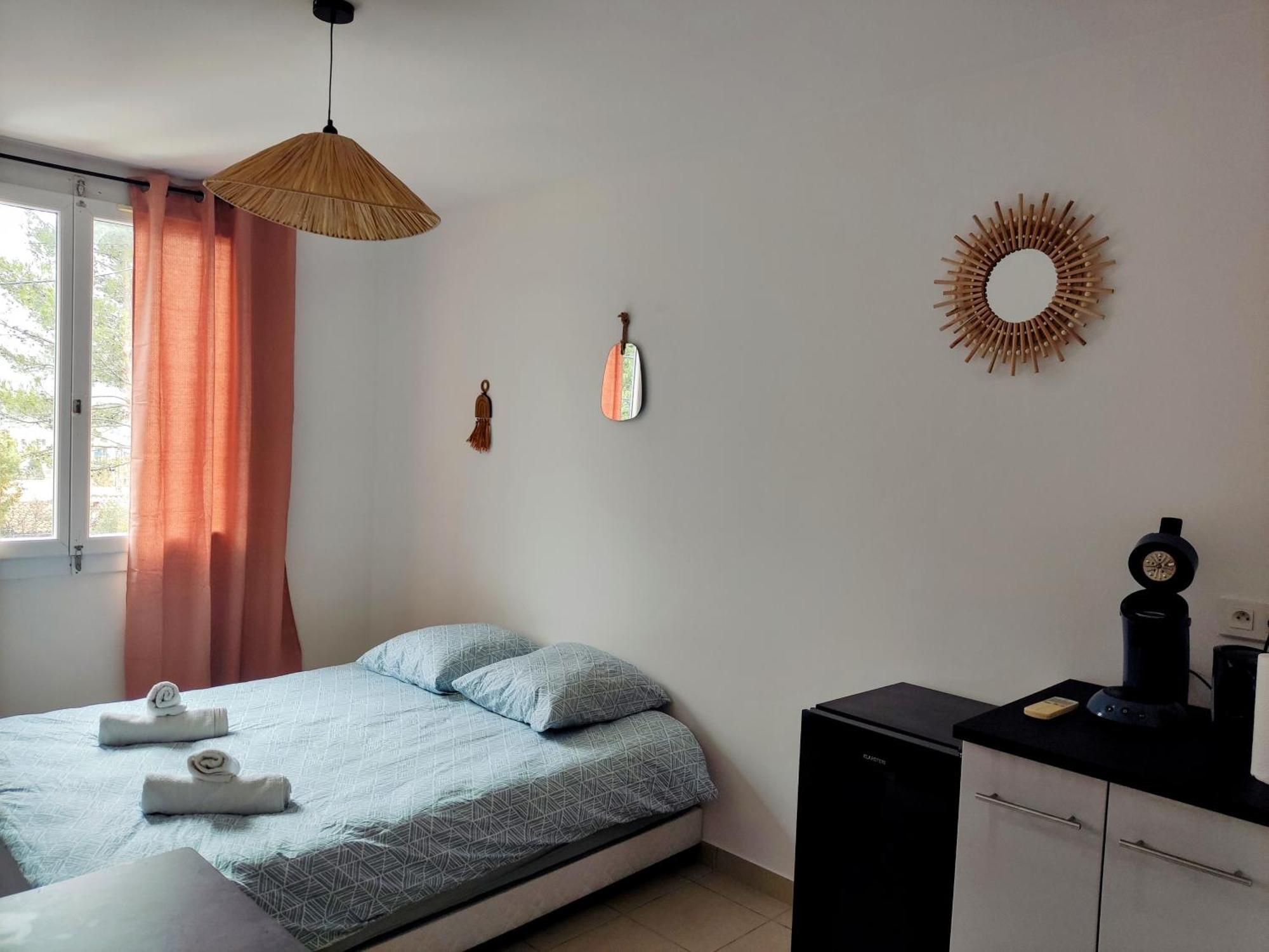 Provencal-Style Apartment เอ็ก-ซอง-โพรวองซ์ ภายนอก รูปภาพ