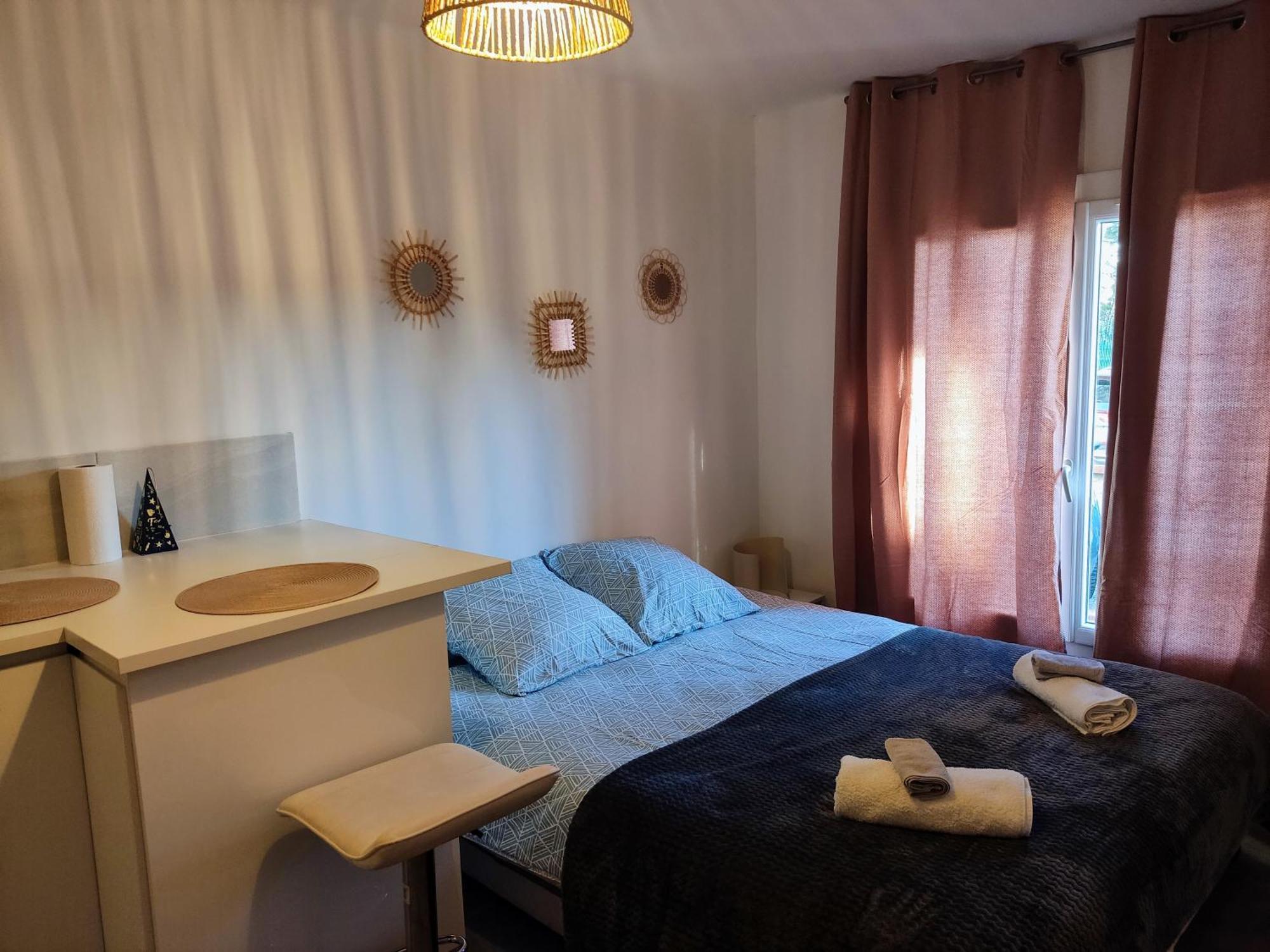 Provencal-Style Apartment เอ็ก-ซอง-โพรวองซ์ ภายนอก รูปภาพ