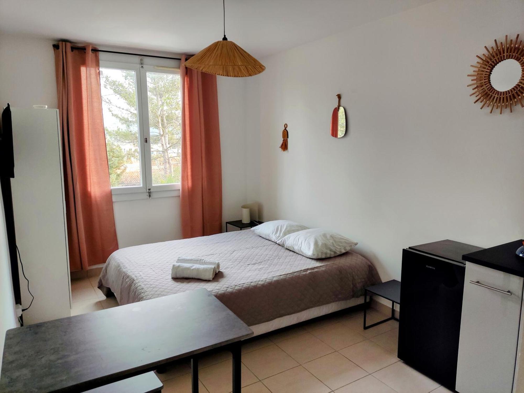 Provencal-Style Apartment เอ็ก-ซอง-โพรวองซ์ ภายนอก รูปภาพ